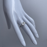 Cincin Batu Moissanite Potongan Princess 2 Karat 7x7mm Mewah Ringan untuk Wanita, Perak Sterling S925 Berlapis Rhodium dengan Setting Cakar Model Pagoda