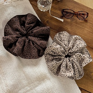 Coleteros Elásticos de Tela con Estampado de Leopardo Vintage para Mujer, Accesorios para el Cabello, 14 cm, Multi-Ocasión - Product Image 4