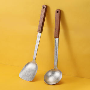 Red Gate Tower - Juego de espátula y cuchara de titanio puro con mango de palisandro, utensilios de cocina ligeros, 36,5 cm, 34,5 cm - Product Image 2