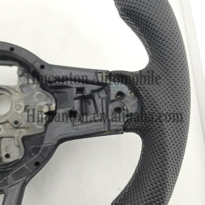 Nuevo Producto: Volante Deportivo de Fibra de Carbono y Cuero Perforado para Volkswagen Golf 7.5 GTI - Product Image 5