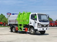 Camion à ordures de 8 mètres cubes dédié à la collecte et au transport des déchets urbains
