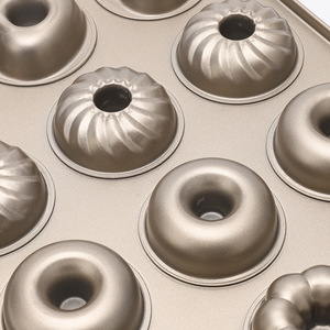 Carbon Steel Baking Pan 9-Cavity Flower Shape Donut Mold Muffin Pans For Household Cake Baking - Product Image 2