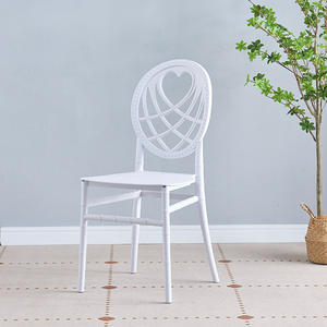 Silla de comedor blanca moderna con respaldo de bambú, plástico PP apilable para césped al aire libre, banquete, boda, taburete perfecto para el hogar - Product Image 1