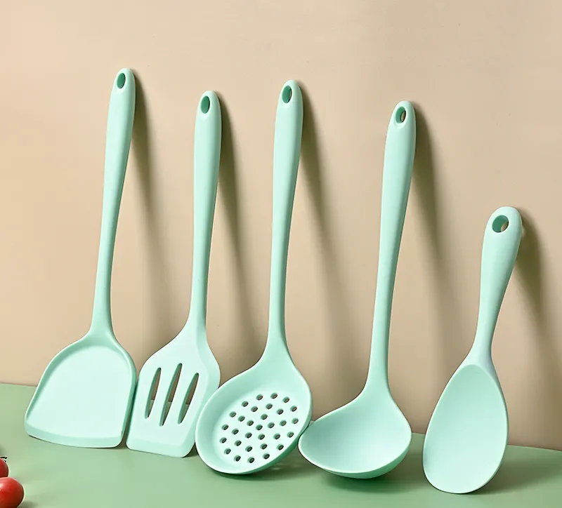 Eco-friendly 5 Pieces customized Cooking Soft culinary kitchen silicone Utensil Set