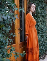 Robe bohème élégante à manches longues et à col en V avec taille smockée et dentelle, robe maxi décontractée orange brûlé pour femmes, 2026