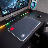 Tapis de souris de jeu à DEL avec chargement RVB Surface ultra-lisse Base en caoutchouc antidérapante alimentée par USB RGB Glow pour PC/jeux de bureau