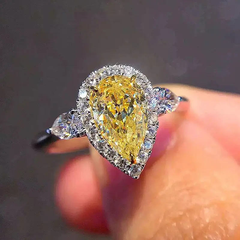 Anillo de boda bán buôn shinning Cubic Zirconia người phụ nữ Nhẫn cưới thả hình dạng vàng lớn tinh thể Nhẫn