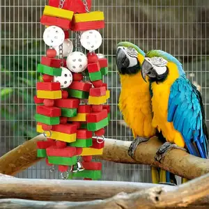 عرض ساخن على العاب عض الببغاء الطائر المعلقة الملونة الطبيعية الخشبية