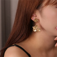 Anting Tusuk Daun Semanggi Empat Berlapis Emas 18K dari Baja Anti Karat, Perhiasan Wanita Trendi, Ukiran Logo Gratis JUSTOP Custom
