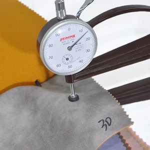 Sáng bóng hai tông màu tổng hợp PU da chất lượng cao mô hình dập nổi chống nấm mốc đồ nội thất trang trí bóng đá may mặc ghế Túi - Product Image 6