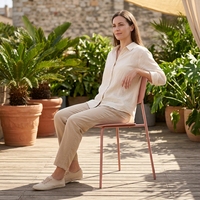 Chaise minimaliste haut de gamme empilable avec dossier, chaise moderne