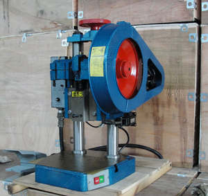 Manuelle Stanzpresse Kleine Prägemaschine Hochpräzise Zählung Automatische Tischpresse mit 3-Fuß-Pedal 0,5/1/2 Tonnen Mechanisch - Product Image 2