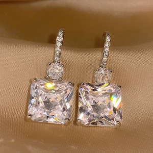 Orecchini a Gancio con Zircone Giallo a Forma di Fiore di Ghiaccio per Donne, Gioielli Eleganti e Scintillanti alla Moda - Product Image 1