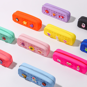 Nouvelle trousse à crayons en silicone pour étudiants avec breloques, sac de maquillage multifonction ou organiseur de fournitures scolaires et de bureau - Product Image 6