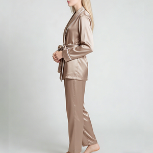 Ensemble de pyjama en soie <span class=keywords><strong>satin</strong></span>ée de luxe pour femmes, nuisette longue, manches longues, taille élastique, respirant, séchage rapide, logo sur le devant, toutes saisons - Product Image 2