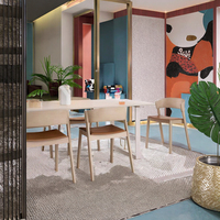 Chaises de restaurant empilables en bois de frêne de luxe léger et créatif avec dossier pour mobilier de restaurant extérieur tendance