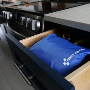 Botiquines de primeros auxilios portátiles de supervivencia al aire libre, bolsas de emergencia para terremotos, paquete médico para el hogar/coche, bolsas para Desastres de Emergencia - Product Image 5