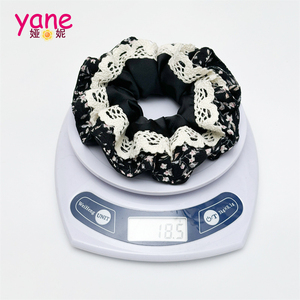 Scrunchie Rambut Kain Lace Dua Lapis Motif Bunga, Ikat Rambut Manis untuk Wanita, Karet Rambut Besar Ukuran Jumbo - Product Image 3