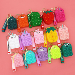 Mini Cao Su Thân Thiện Với Môi 3D Trái Cây Dâu Tây Dứa Đồng Xu Ví Keychain Trẻ Em Kid Phim Hoạt Hình Dễ Thương Dây Kéo Pouch Đẩy Bong Bóng - Product Image 1