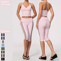Gebreide Yoga Pilates Outfits Dames Workout Sets 2-delig Halter Neck Sportbeha Scrunch Butt Capri Leggings Sportkleding
