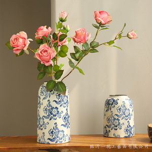 ดอกกุหลาบประดิษฐ์ ยี่ห้อ Yihua Floral Art รุ่น Alice Rose ทำจากผ้าไหม ขนาด 82 ซม. สำหรับตกแต่งบ้าน - Product Image 1