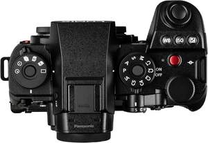 Cámara sin Espejo S1 IIE |   Potente Cámara Profesional Full HD con Lente de 24-105 mm, ISO Nativo Dual y Estabilización de Imagen - Product Image 4