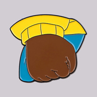 Broche en émail mignonne en forme de poing, épinglette de dessin animé, badges pour sacs à dos et vêtements, bijoux amusants, cadeaux pour amis