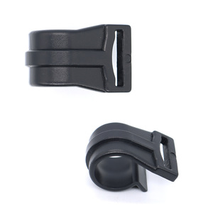 Gancho de plástico para postes de tienda de campaña, accesorio de camping portátil, ligero y negro - Product Image 1