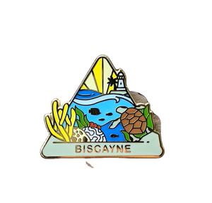 Spilla per animali selvatici con motivo motivo personalizzato con spilla da campeggio con vista in montagna - Product Image 2