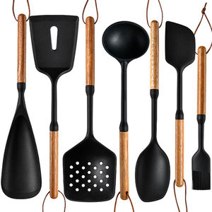 Trending Products Accesorios de cocina Juego de herramientas de cocina de silicona Utensilios de cocina Mango de madera Utensilios de cocina de silicona - Product Image 1