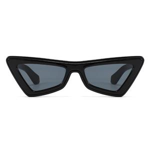 Lunettes de soleil personnalisées à monture triangulaire style Ins, lunettes de soleil pour femmes style Ins, style streetwear européen et américain - Product Image 5