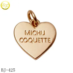 Braccialetto di marca a forma di cuore logo ciondolo disegni collana accessorio logo oro gioielli in metallo tag charm