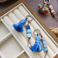 Nouvelle Décoration DIY Rétro : Pendentif à Pompon et Perles en Bois pour Chaussures, Sacs et Clés de Voiture, Mini Porte-clés à Pompon