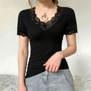 Camiseta de Verano al por Mayor para Mujer, Estilo Y2K, con Encaje, Cuello en V, Manga Corta y Corte Ajustado - Product Image 4