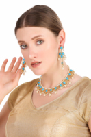 Parure Collier et Boucles d'Oreilles pour Femme en Laiton Plaqué Or Style Polki, Tendance et Élégante avec Accents de Perles, Idéale pour Fiançailles, Mariage, Anniversaire