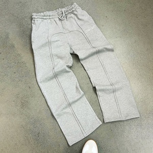 Pantalon de jogging ample en molleton bouclette épais gris pour homme, avec cordon de serrage et taille élastique, modèle vierge - Product Image 1