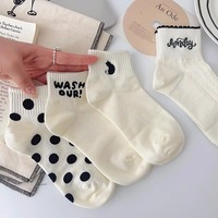 Chaussettes courtes en coton pour femme, à pois et rayures blanches, avec lettres, pour usage quotidien, mignonnes