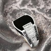 Bague pour homme en argent massif avec large face ornée de diamants noirs, moissanite, rubis et perles taillées, ensemble de joaillerie fine et élégante en or 14 carats