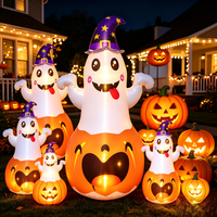 Décoration de jardin d'Halloween gonflable : Fantôme mignon assis sur une citrouille avec chapeau de sorcier et éclairage LED