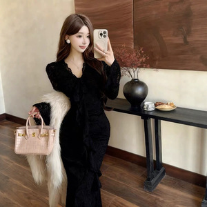 French Style Fitted Bell Sleeve Bodycon Fishtail Maxi Dress V Neck Lace Elegant Women's Dress For Dating Parties Stage - Product Image 4