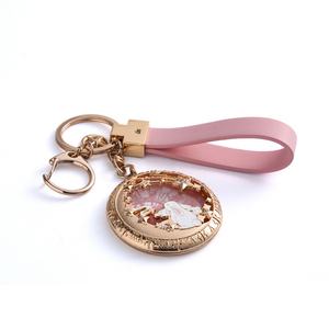 Llavero Metálico Personalizado con Correa de Cuero Redonda Pequeña, Diseño de Conejo con Estrellas Brillantes y Cielo Estrellado Rosa, para el Regreso a Clases - Product Image 4
