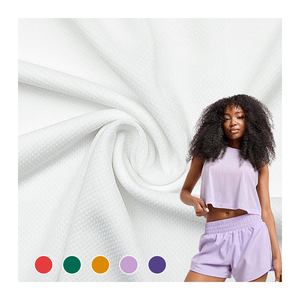 Tissu en polyester 100 % à œillets, couleurs personnalisées, vente en gros de tissu en polyester tricoté à œillets pour robes - Product Image 1