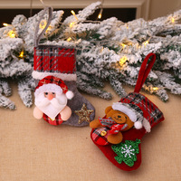 Noel Mini Çorap Süsleri 3D Peluş Noel Baba Kardan Adam Ren Geyiği Ayı Yüzü Ekose Manşetli ve Simli Yıldızlı Ağaç Süsü