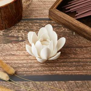 Portacandele in <span class=keywords><strong>Ceramica</strong></span> Bianca Pura a Forma di Fiore di Loto all'Ingrosso - Product Image 4