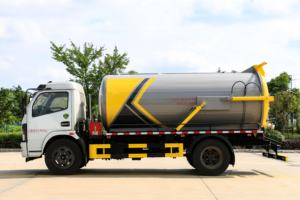 Camión de succión de aguas residuales Dongfeng Camión de succión de aguas residuales 4*2 6CBM Camión de succión de aguas residuales - Product Image 3