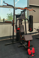Station de musculation commerciale 3-en-1 avec sac de frappe, station de dips, barre de traction et banc réglable