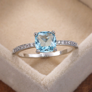 Anello quadrato blu royal da donna, design geometrico minimalista, accessorio da dito per uso quotidiano - Product Image 4