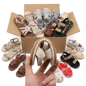 Lot de liquidation de sandales pour enfants, styles variés, chaussures d'été pour enfants, vente en gros, en vrac, déstockage CN GUA - Product Image 1