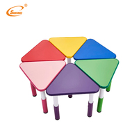 Ensemble de bureau et table triangulaire réglable en alliage d'aluminium pour enfants, idéal pour les garderies et l'école