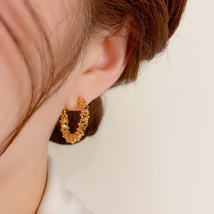 Pendientes de Aro Texturizados Resoul Chapados en Oro Real de 14K, Aguja de Plata S925 Hipoalergénica, Joyería con Circonitas Microincrustadas para Mujer - Product Image 4